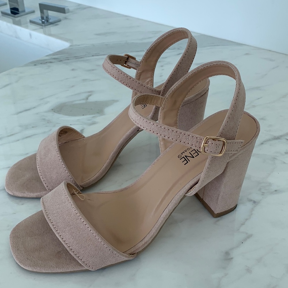 Sandals - Picture 2 of 6